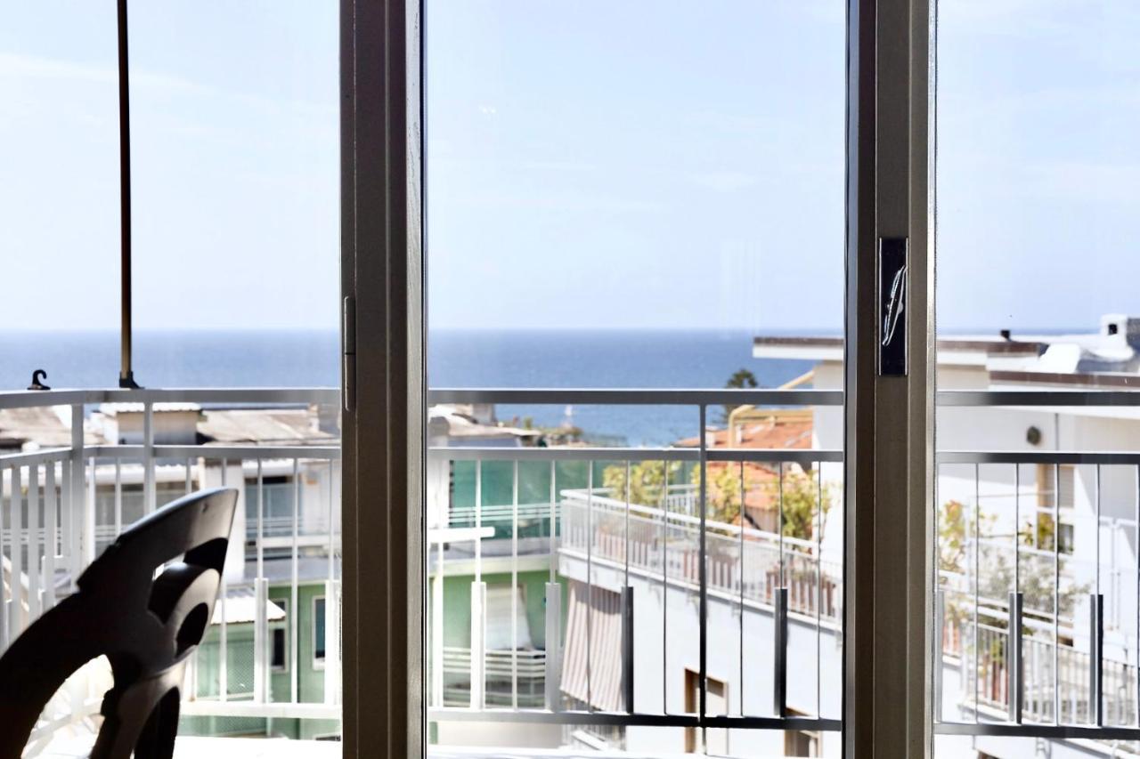 Sanremo Dream - Casa Achille Apartment Bagian luar foto